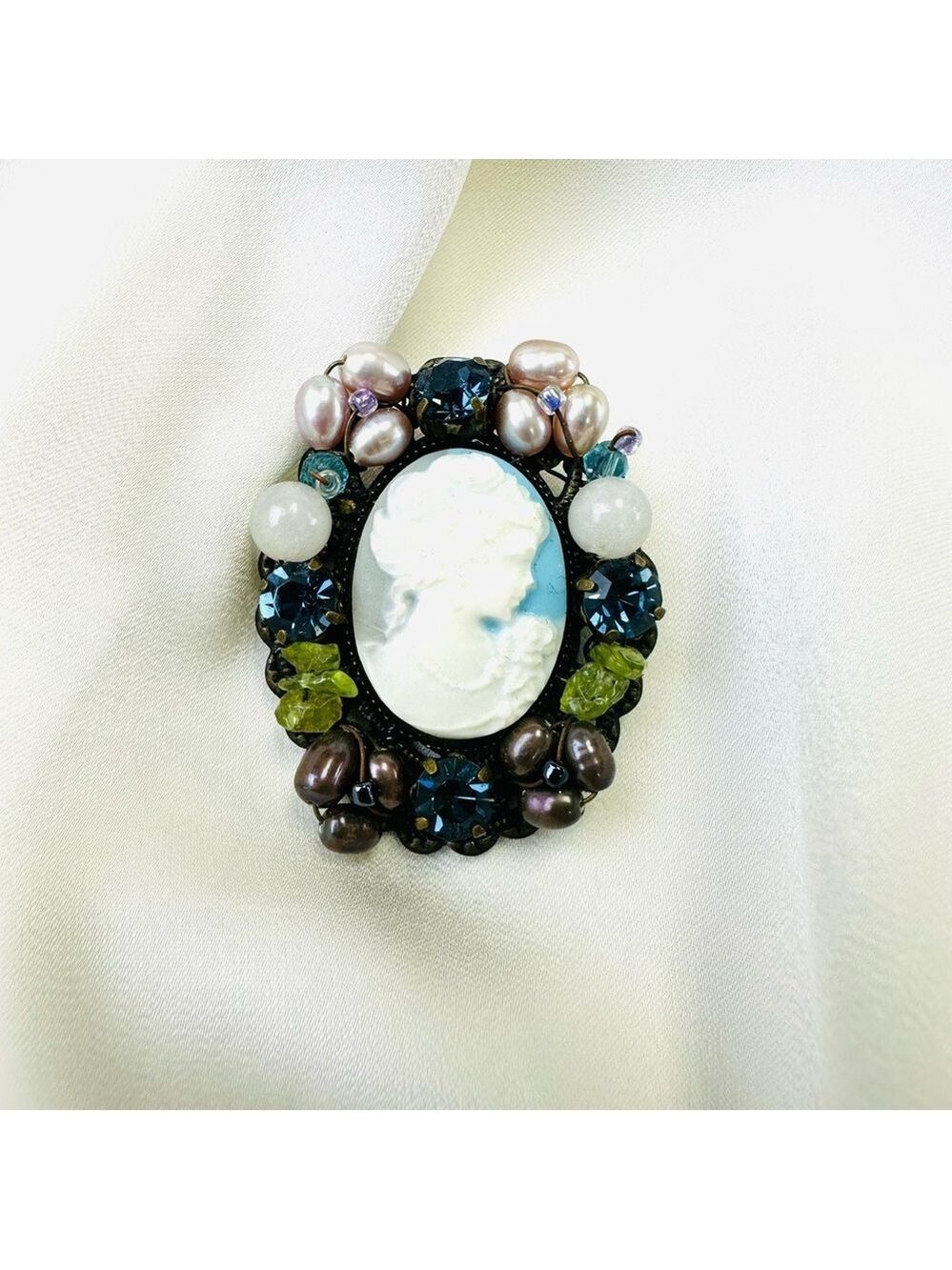 Cameo brooch pin Blue pearl crystal